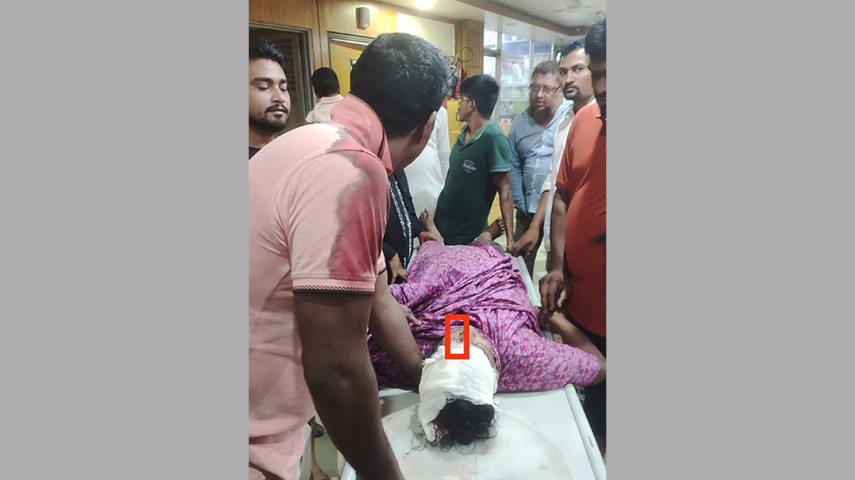 আওয়ামী লীগ নেতার মা হোসনে আরা বেগম। ছবি- রূপালী বাংলাদেশ
