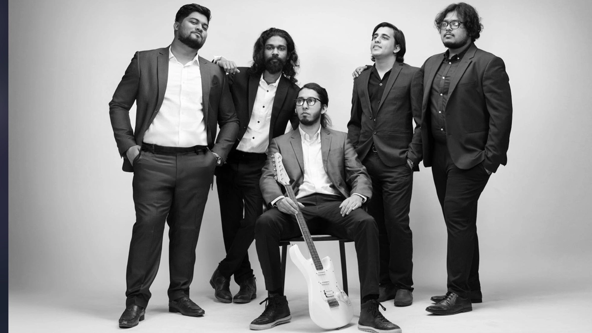 ‘জগৎ মঞ্চ’ এলবাম নিয়ে ফিরছে ব্যান্ড অড সিগনেচার