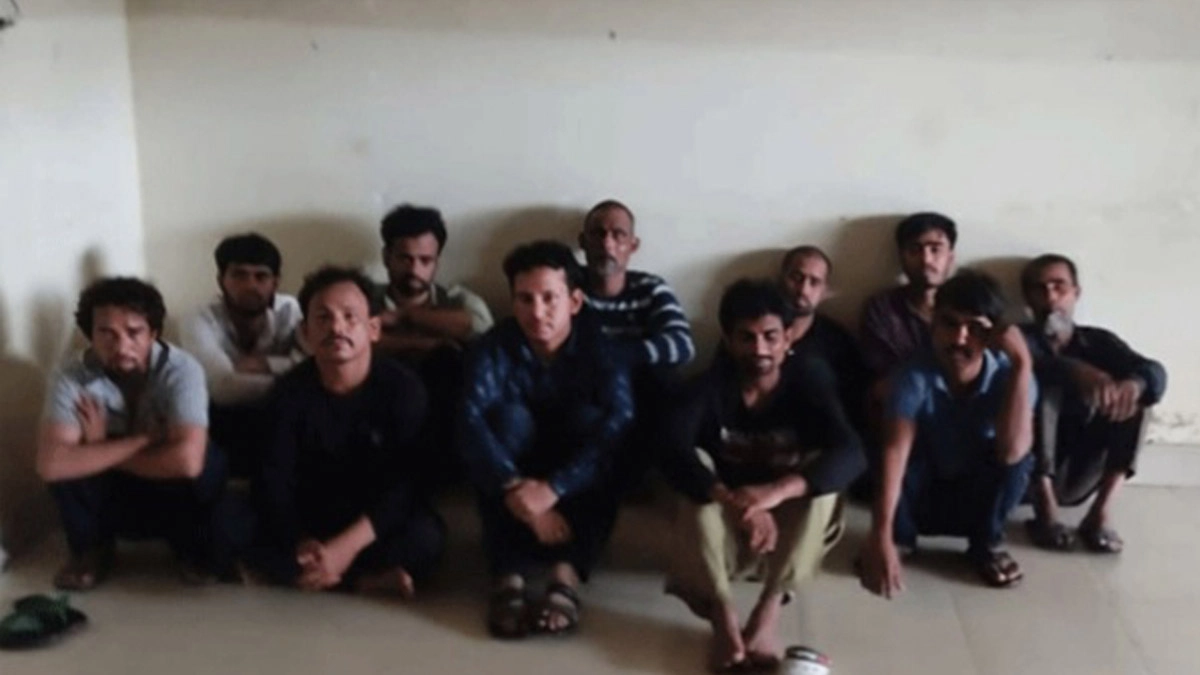 সীমান্তে পুশইন করা ১১ ব্যাক্তি।  ছবি- সংগৃহীত