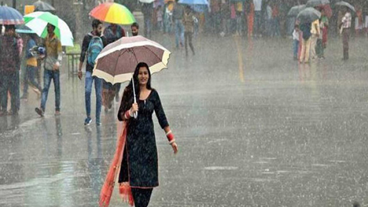 ঢাকায় বৃষ্টি, জনজীবনে স্বস্তি 