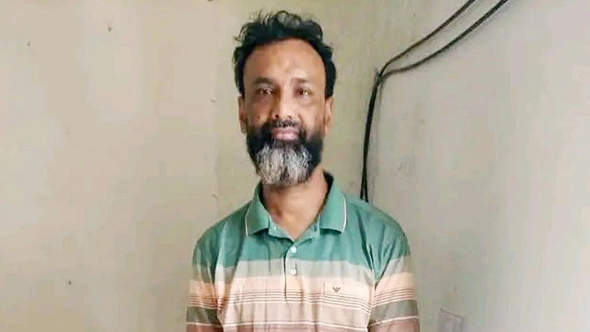 বিএনপি নেতার বাড়ী থেকে রাজশাহী সাবেক মেয়রের এপিএস গ্রেপ্তার