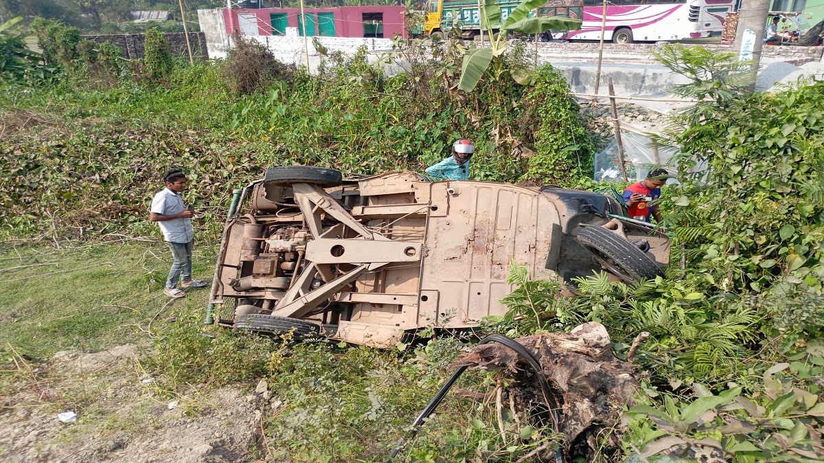 বরগুনায় বাস-মাহেন্দ্রা-মোটরসাইকেল ত্রিমুখী সংঘর্ষে নিহত ৩