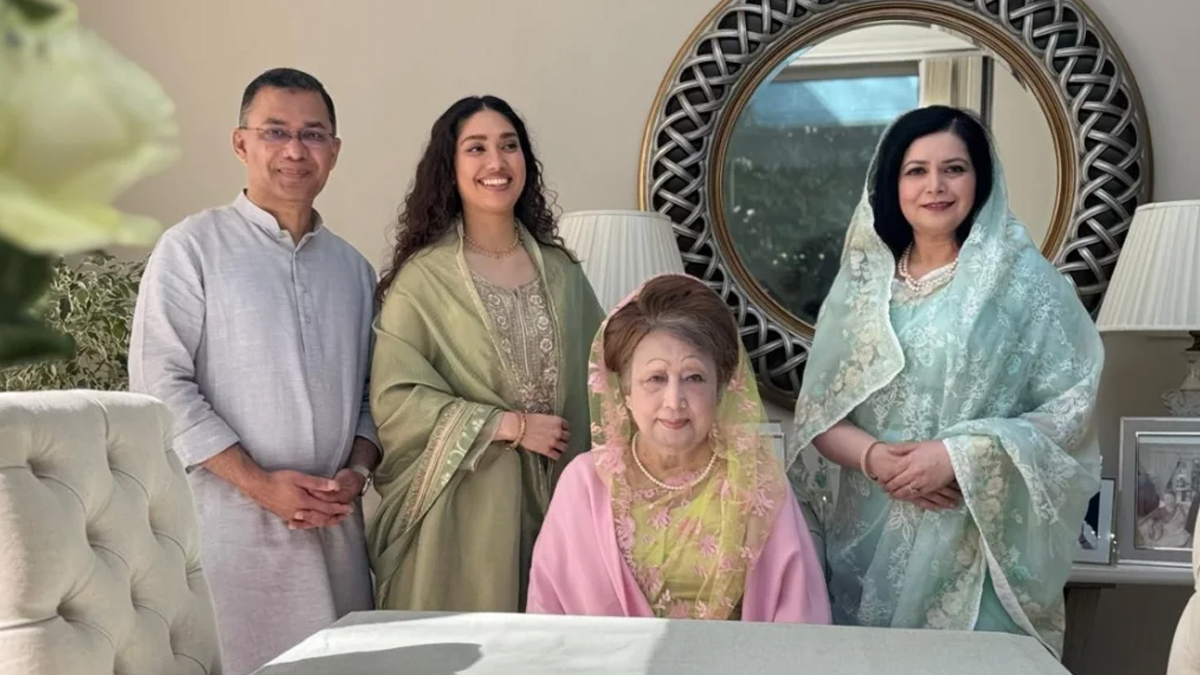 দুই পুত্রবধূকে নিয়ে সোমবার দেশে ফিরতে পারেন খালেদা জিয়া
