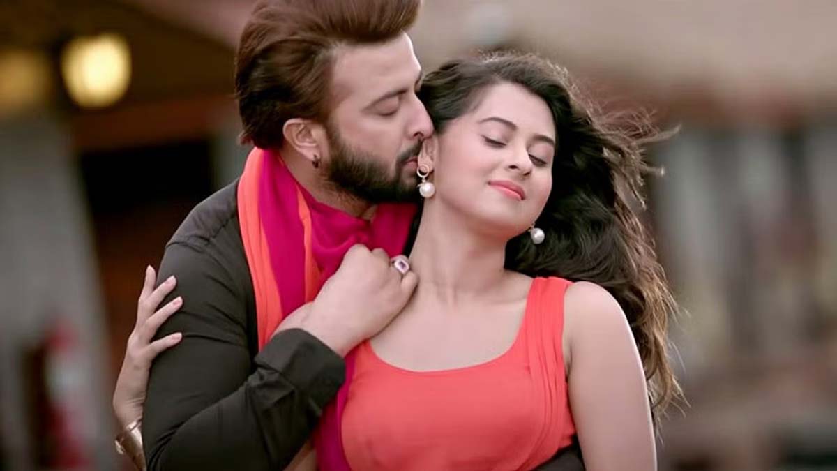‘ঘূর্ণিঝড় আসছে’ বলে কী ইঙ্গিত দিলেন বুবলী