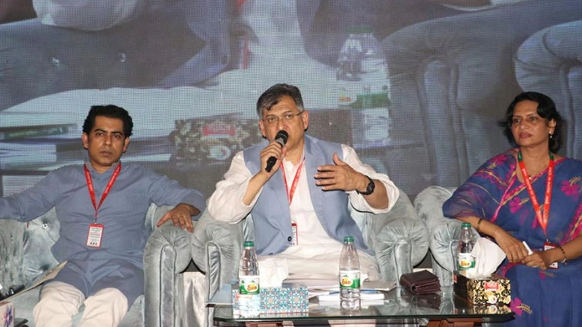 বিএনপি ঘোষিত ৩১ দফা রাজনীতির মহাকাব্য: সালাউদ্দিন আহমেদ
