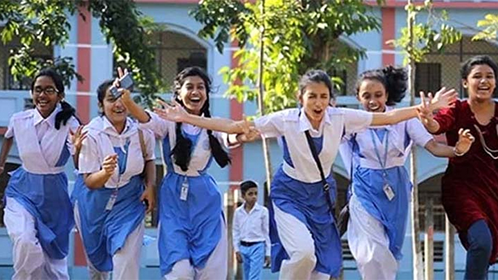 ফের লম্বা ছুটিতে যাচ্ছে শিক্ষাপ্রতিষ্ঠান