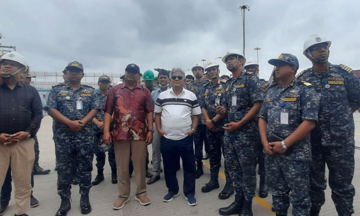 চট্টগ্রাম বন্দর পরিদর্শনে উপদেষ্টা ব্রিগেডিয়ার জেনারেল (অব.) ড. এম সাখাওয়াত হোসেন। ছবি- সংগৃহীত