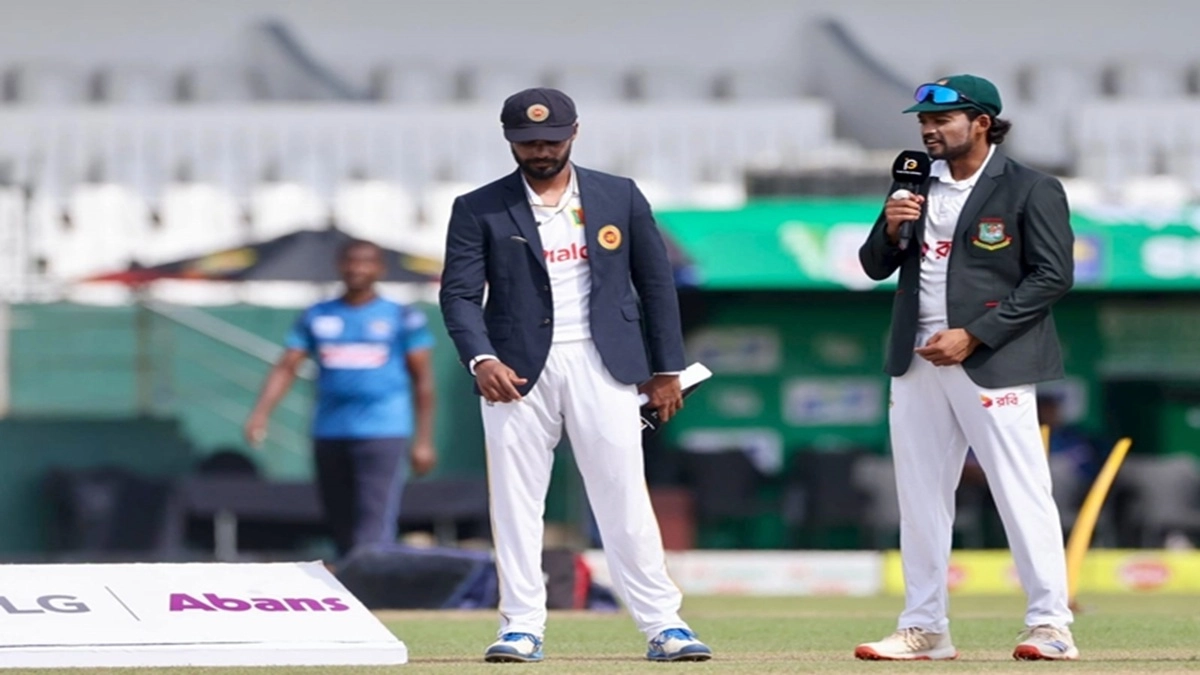 টস জিতে প্রথমে ব্যাটিং করার সিদ্ধান্ত নিয়েছেন বাংলাদেশ দলের অধিনায়ক নাজমুল হোসেন শান্ত। ছবি- সংগৃহীত