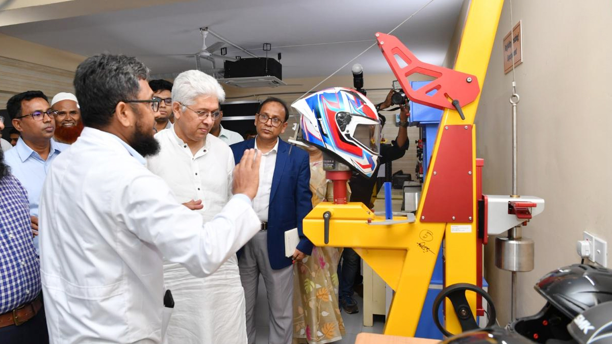 ন্যাশনাল হালাল ল্যাবরেটরি উদ্বোধন অনুষ্ঠানে উপদেষ্টা আদিলুর রহমান খান। ছবি- রূপালী বাংলাদেশ
