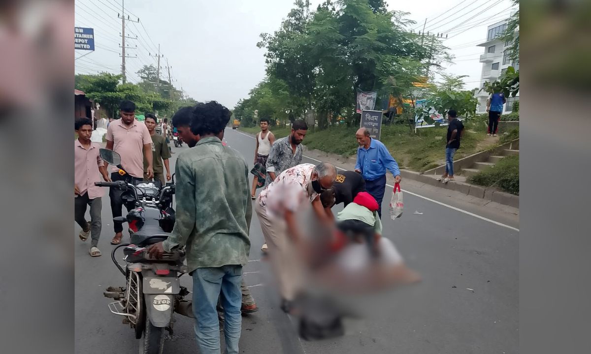 সীতাকুণ্ডে প্রাইভেটকারের ধাক্কায় জসীম উদ্দিন নিহত। ছবি- রূপালী বাংলাদেশ