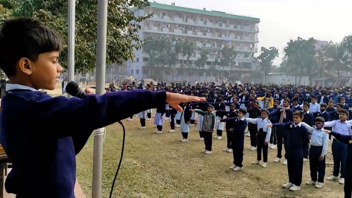 শিক্ষাপ্রতিষ্ঠানে নতুন শপথ বাক্য