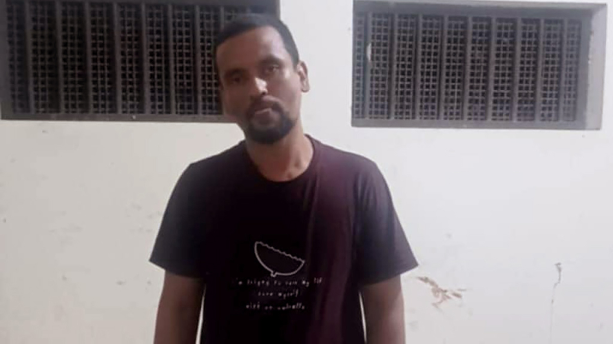 বাবাকে গলাকেটে হত্যা করল ছেলে
