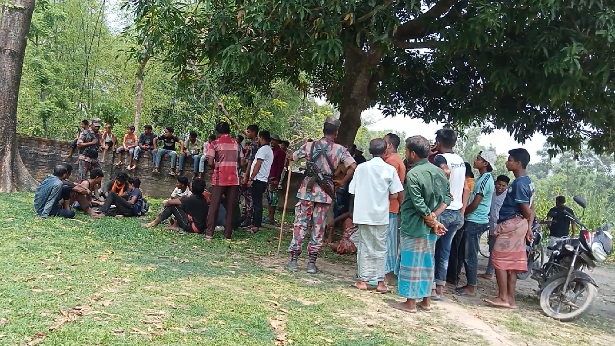 ঠাকুরগাঁও সীমান্তে অনুপ্রবেশকালে আটক ১০