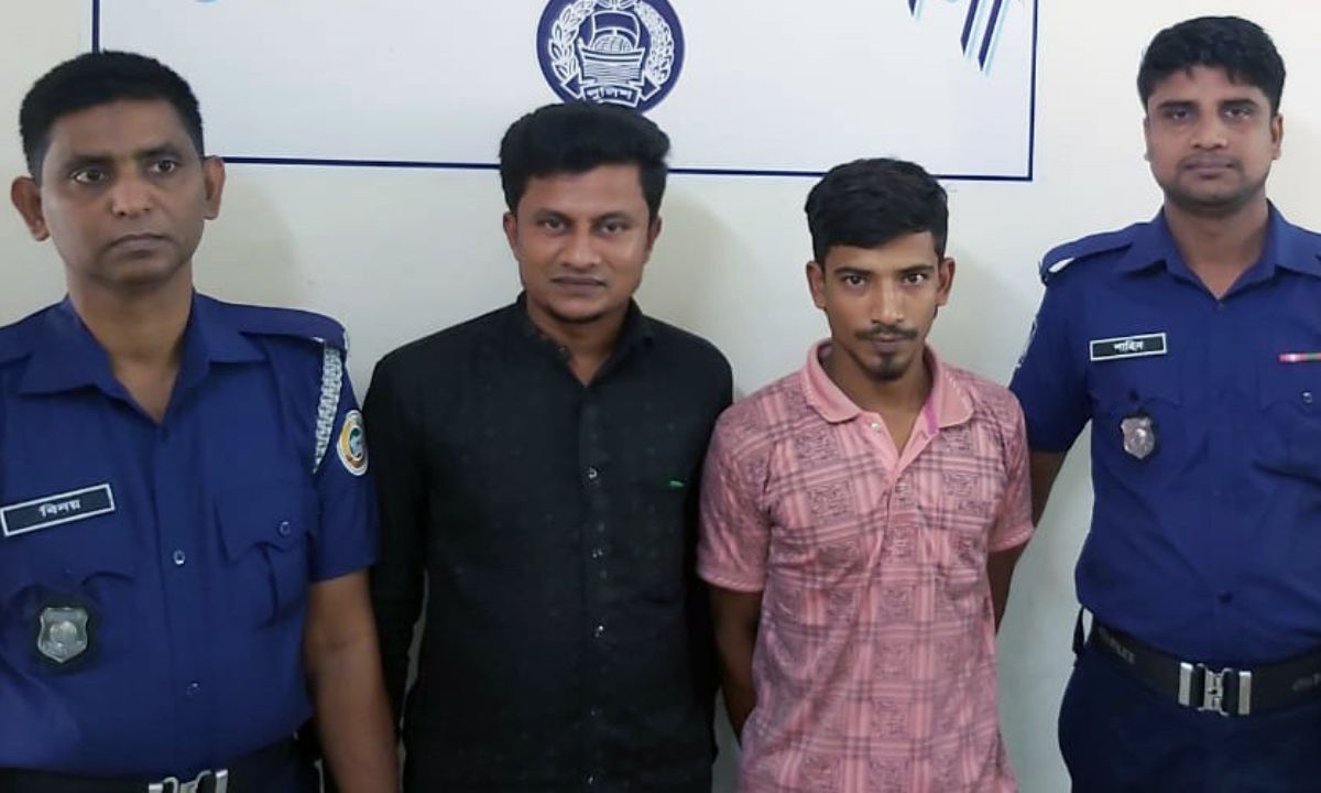 ধর্ষণ মামলার দুই আসামি গিয়াসউদ্দিন ও মো. রাসেল। ছবি- রূপালী বাংলাদেশ