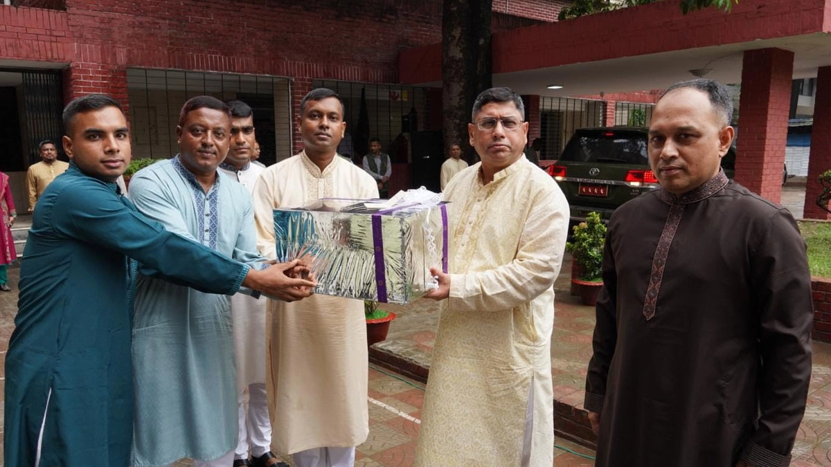 সম্মিলিত সামরিক হাসপাতালে সেনাবাহিনী প্রধান জেনারেল ওয়াকার-উজ-জামান। ছবি- সংগৃহীত