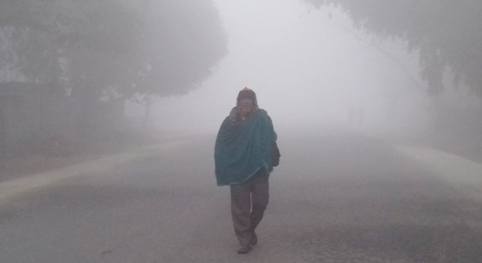 শীতে দিশেহারা মানুষ; ৫ ডিগ্রির নিচে তাপমাত্রা