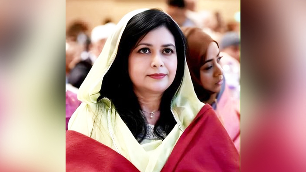 ১৭ বছর পর দেশের মাটিতে পা রাখলেন জোবাইদা রহমান