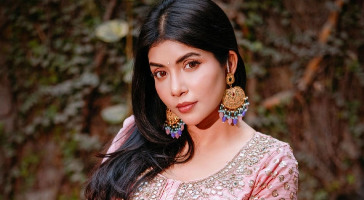 অভিষেকের অপেক্ষায় নওশাবা