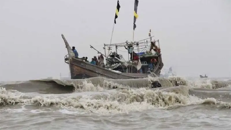ট্রলারডুবির চার দিন পর উদ্ধার ৯, নিখোঁজ ৩