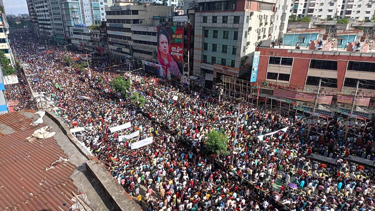 বিএনপির  সমাবেশে নেতা-কর্মীর ঢল 