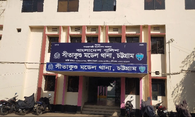 দ্বিতীয় শ্রেণির ছাত্রীকে ধর্ষণচেষ্টা, যুবক আটক