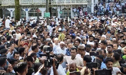 আরিফুল হক চৌধুরীর পদযাত্রা। ছবি- রূপালী বাংলাদেশ