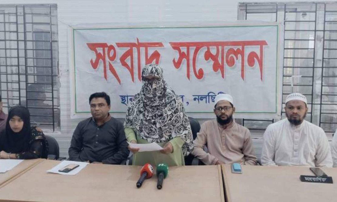 শহীদ শরিফ ওসমান হাদিকে নিয়ে সংবাদ সম্মেলনে কথা বলছেন তার বোন। ছবি : সংগৃহীত