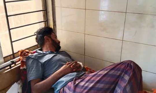 আহত ব্যক্তি চিকিৎিসাধীন