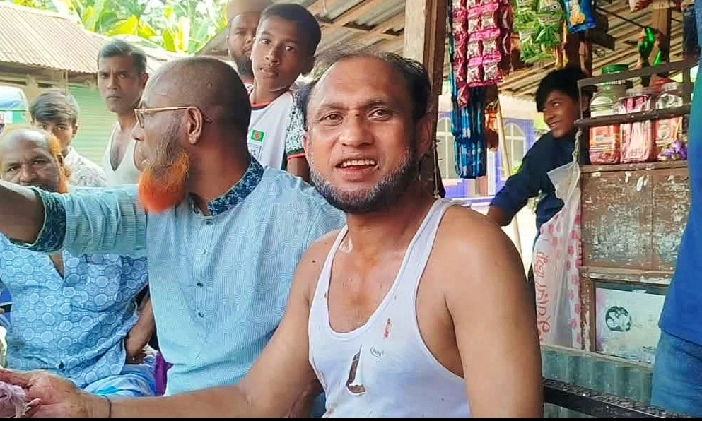 বিয়েবাড়িতে খাওয়ার টেবিলে বসা নিয়ে বরপক্ষের সঙ্গে কনেপক্ষের সংঘর্ষ। ছবি : রূপালী বাংলাদেশ