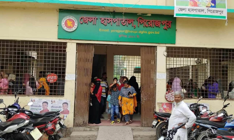 গৃহবধূর আত্মহত্যাচেষ্টা, মুখে বিষ লেগে অসুস্থ ১৪ মাসের শিশু। ছবি- রূপালী বাংলাদেশ