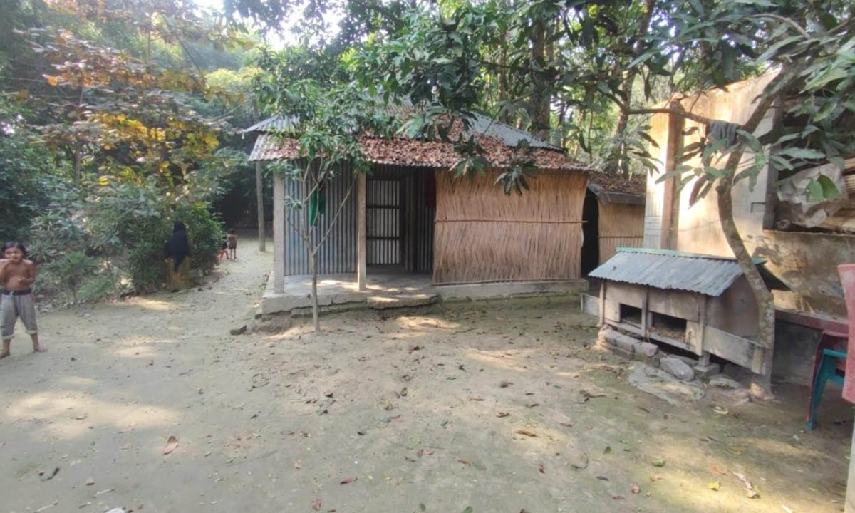 ভুক্তভোগী বাড়ি। ছবি : রূপালী বাংলাদেশ