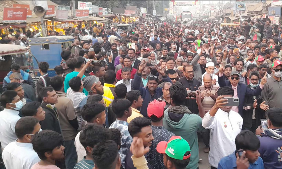 গণমিছিলে মানুষের ঢল। ছবি : রূপালী বাংলাদেশ