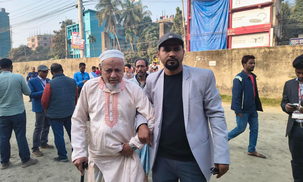 শান্তিপূর্ণভাবে ভোটগ্রহণ শুরু। ছবি : রূপালী বাংলাদেশ