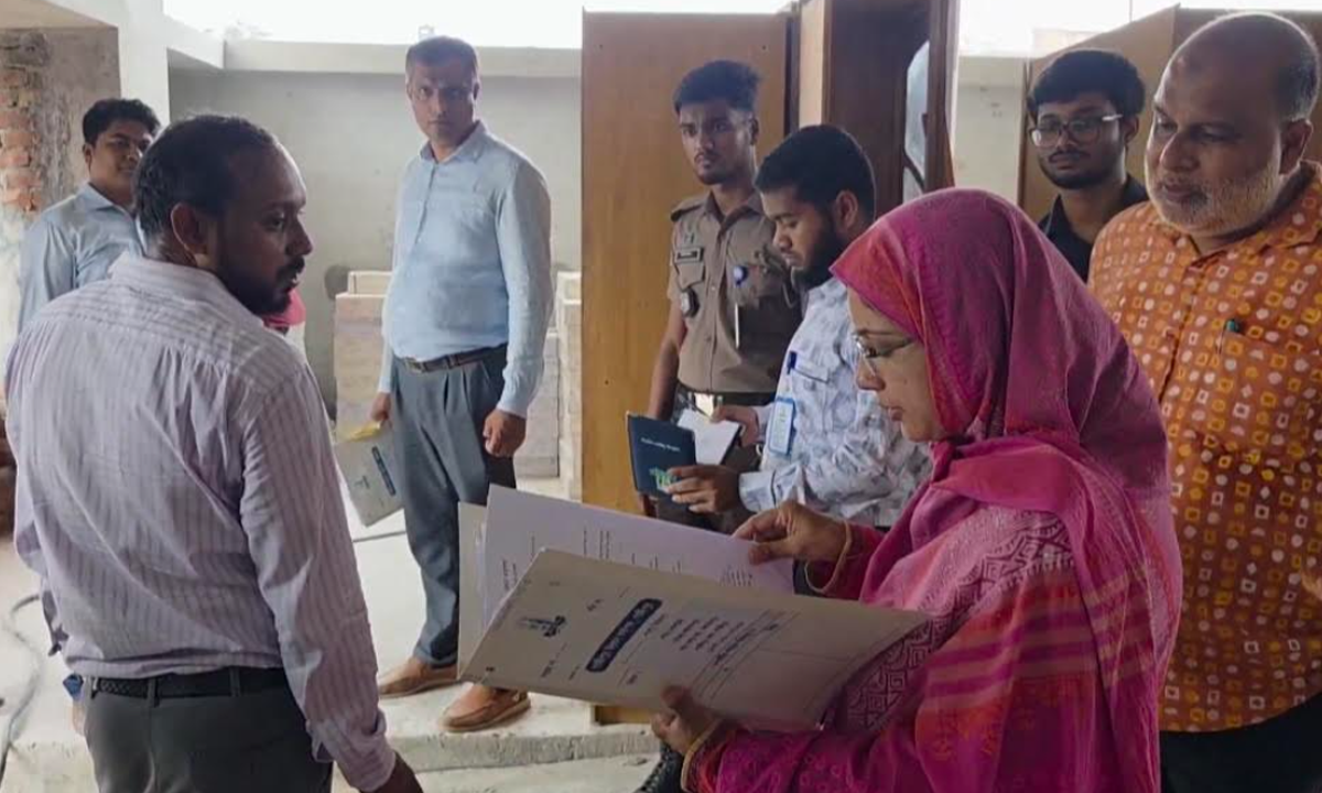 গাজীপুরে অবৈধ ভবনের বিরুদ্ধে গাউকের কঠোর অভিযান। ছবি : রূপালী বাংলাদেশ