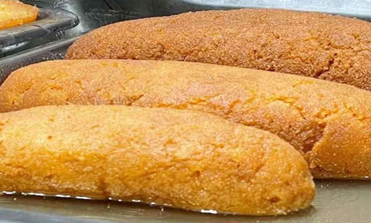 নেত্রকোনার ‎বালিশ মিষ্টি। ছবি : রূপালী বাংলাদেশ