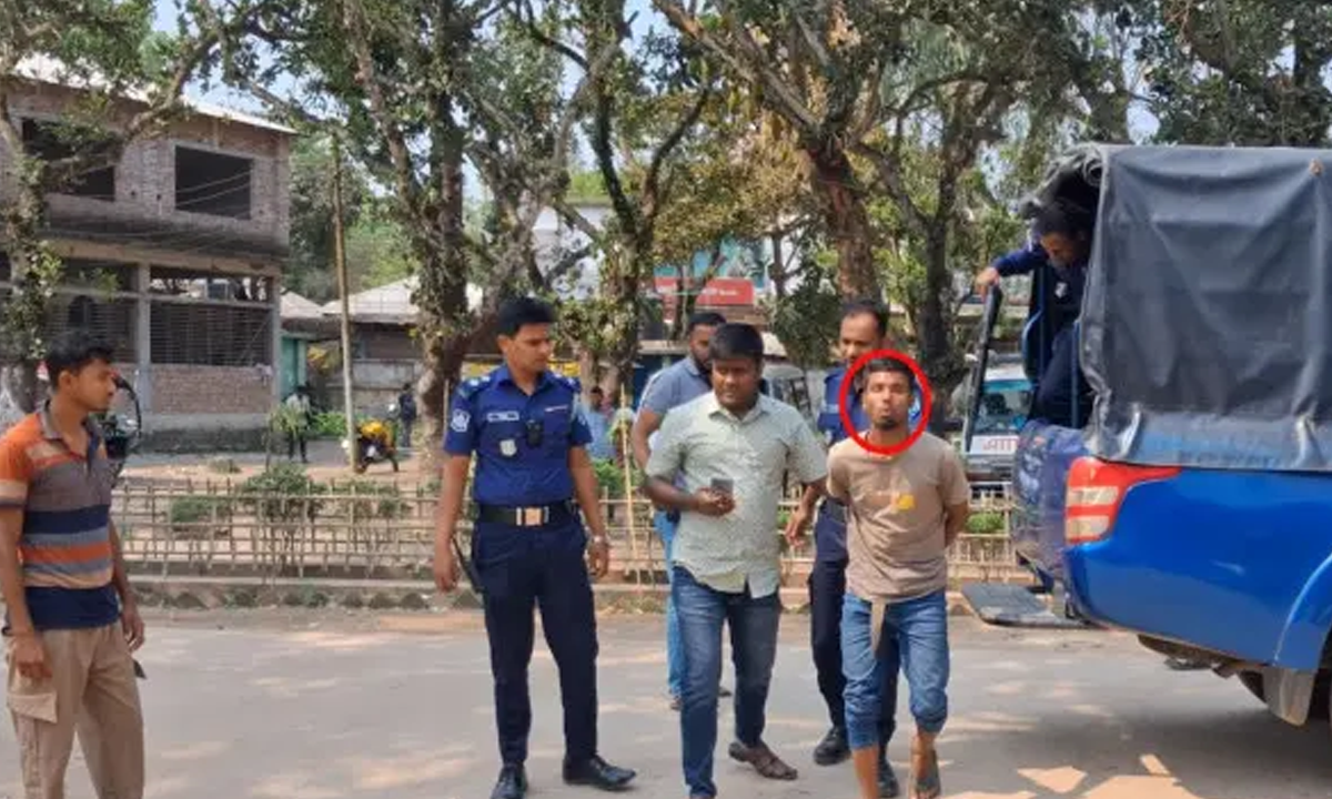 আসামি মনিরুল ইসলাম পুনরায় গ্রেপ্তার। ছবি : রূপালী বাংলাদেশ