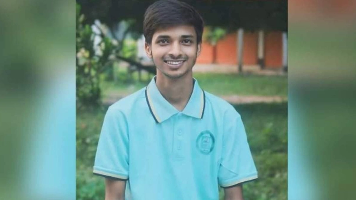 শিক্ষার্থী আজহারুল ইসলাম। ছবি : রূপালী বাংলাদেশ