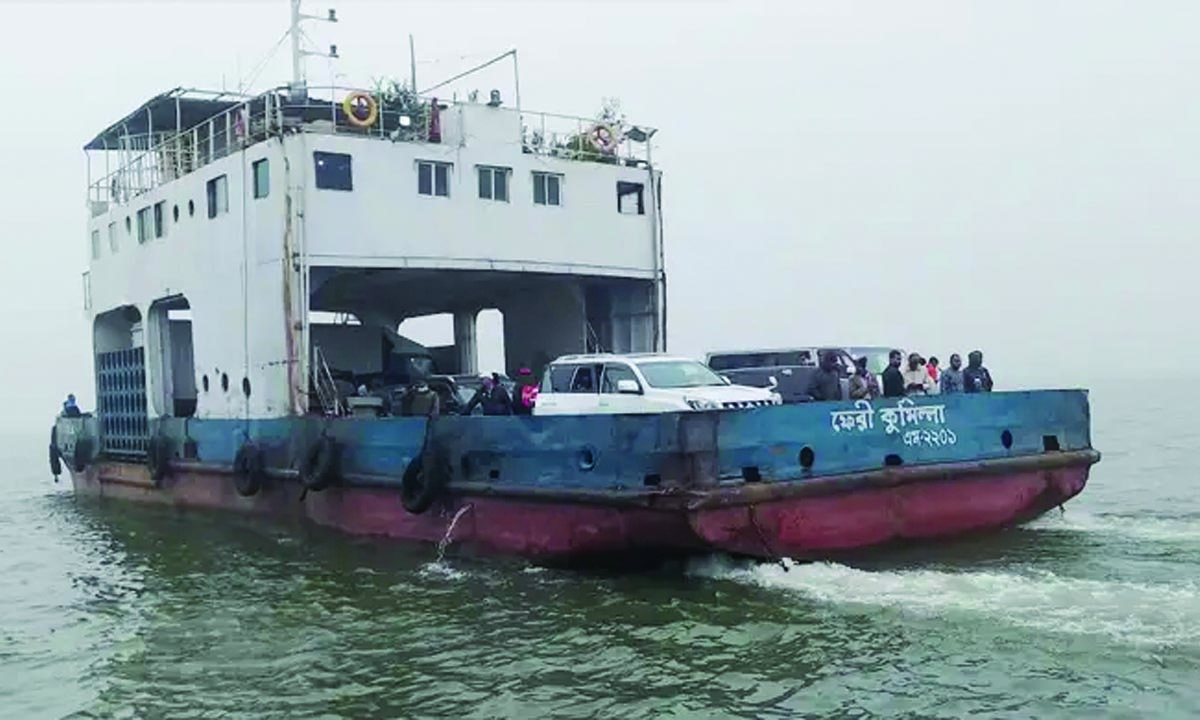 ঘন কুয়াশার কারণে ফেরি চলাচল বন্ধ থাকার পর চালু হলো।  ছবি : সংগৃহীত