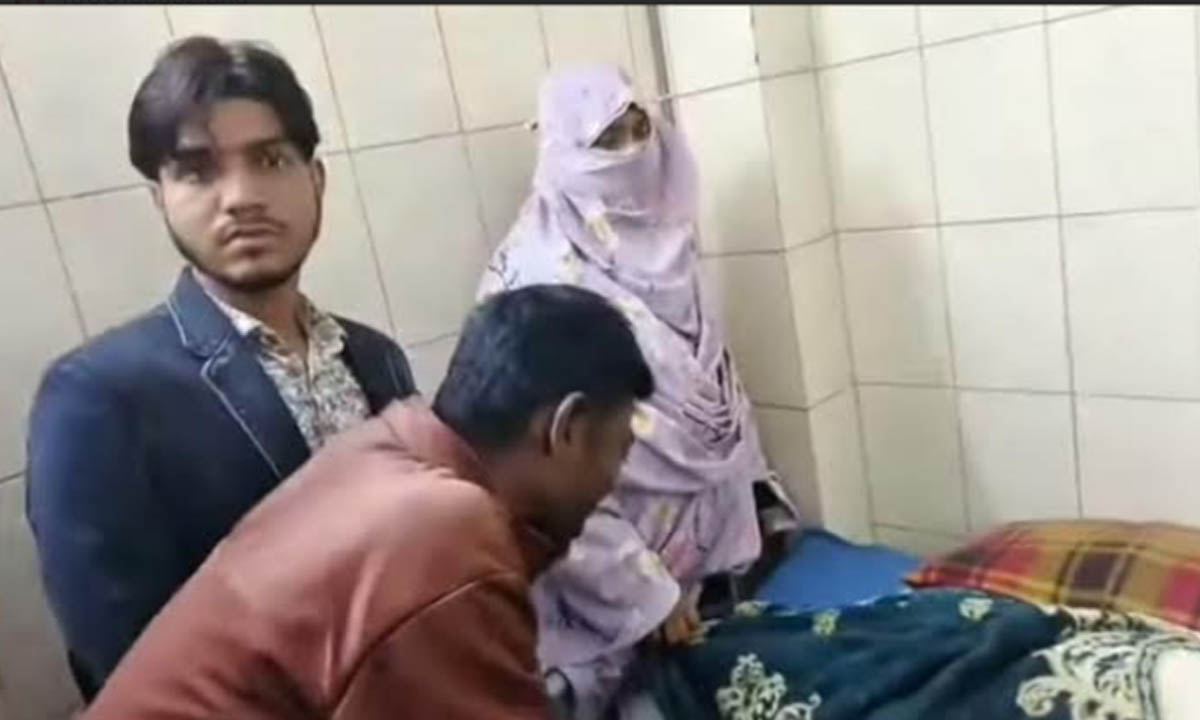 ক্লিনিকে প্রসূতির পাশে স্বজনরা। ছবি : রূপালী বাংলাদেশ