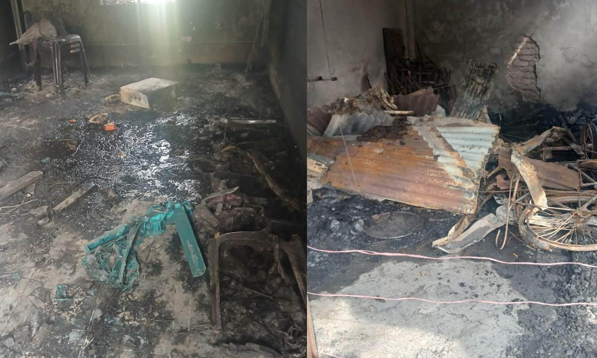 একটি নির্বাচনি ক্যাম্প ও একটি সাইকেলের দোকান পুড়ে গেছে। ছবি : রূপালী বাংলাদেশ