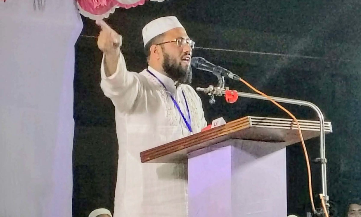 দাঁড়িপাল্লা প্রতীকের প্রচারে মুহাম্মদ গোলাম কিবরিয়া। ছবি : রূপালী বাংলাদেশ