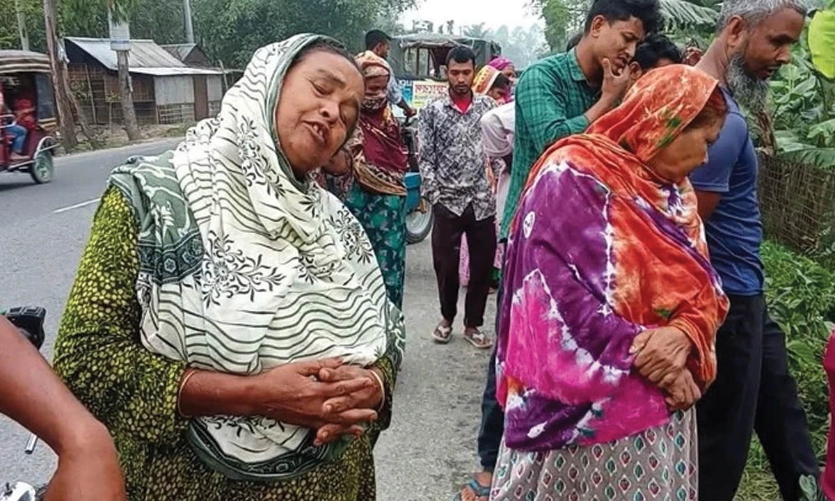 নীলফামারী-সৈয়দপুর মহাসড়কে মর্মান্তিক এ ঘটনা ঘটে। ছবি : রূপালী বাংলাদেশ