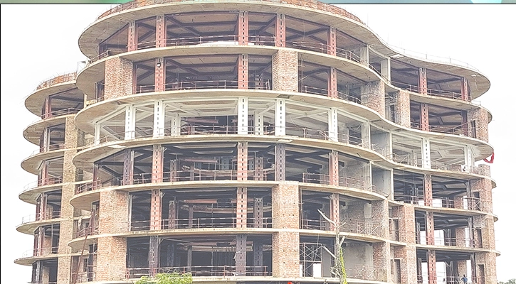 উধাও ভারতীয় ঠিকাদার কাজ বন্ধ হওয়ার শঙ্কা