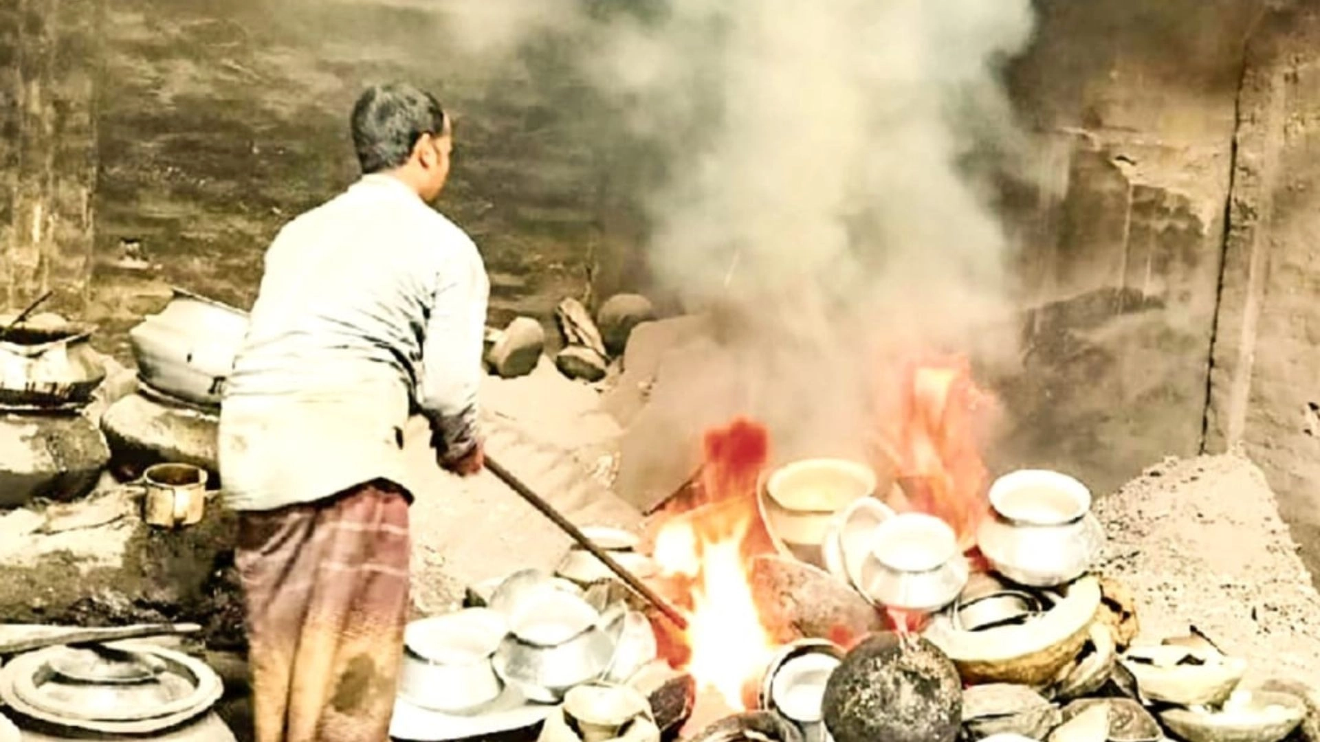 জ্বালানি ব্যয়ে অচল শিল্পাঞ্চল