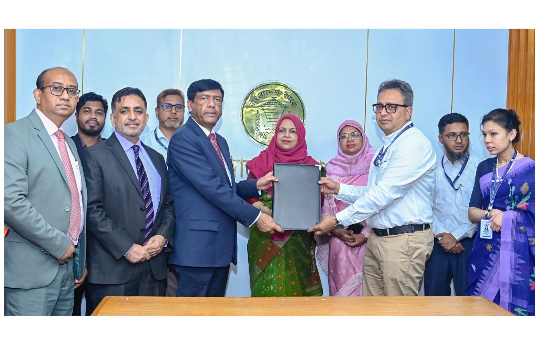 সাউথইস্ট ব্যাংক পিএলসি বাংলাদেশ ব্যাংকের সঙ্গে অংশগ্রহণ চুক্তি স্বাক্ষর করেছে