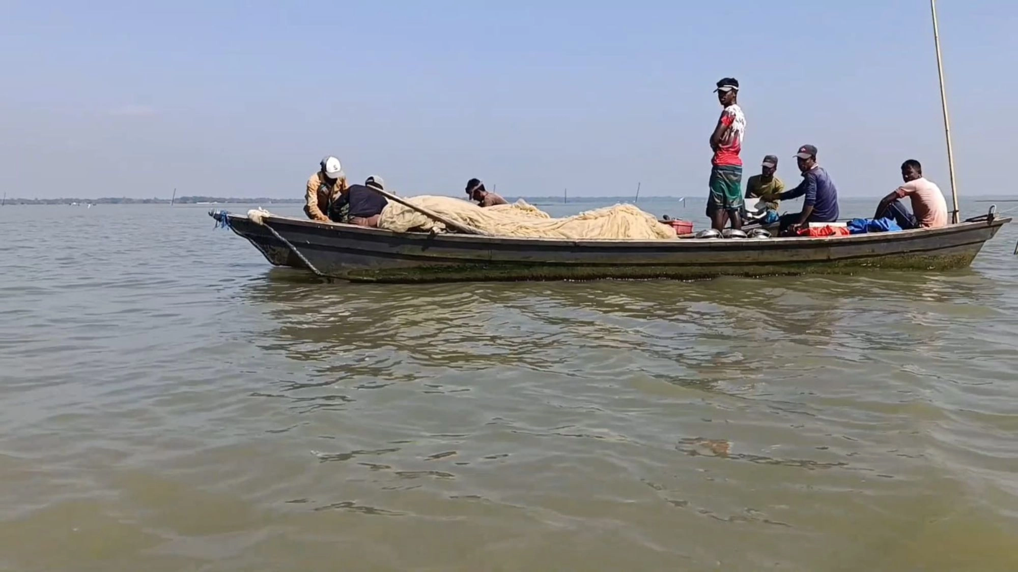 ক্ষোভ নিয়ে হাওরে জেলেরা