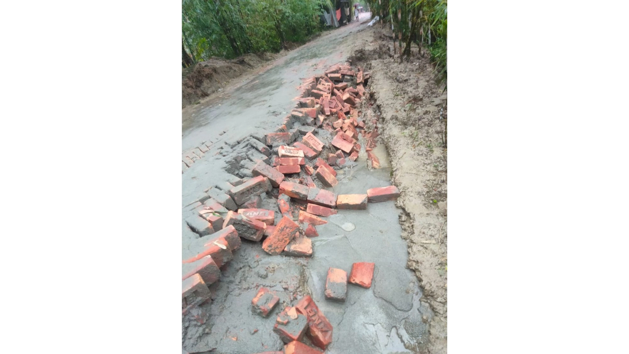 এক মাসেই ধসে পড়ল  কোটি টাকার সড়ক