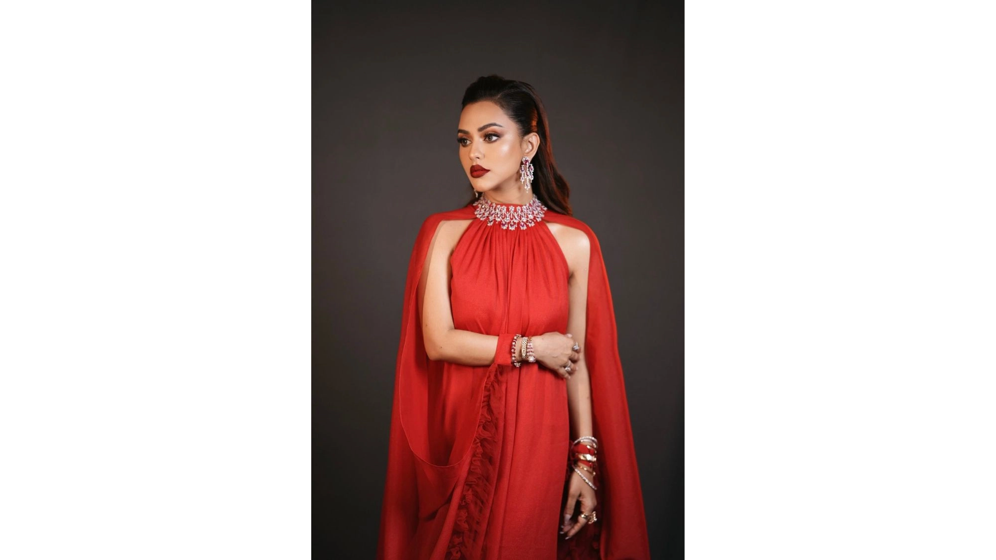 আইনি জটিলতায় তারকারা