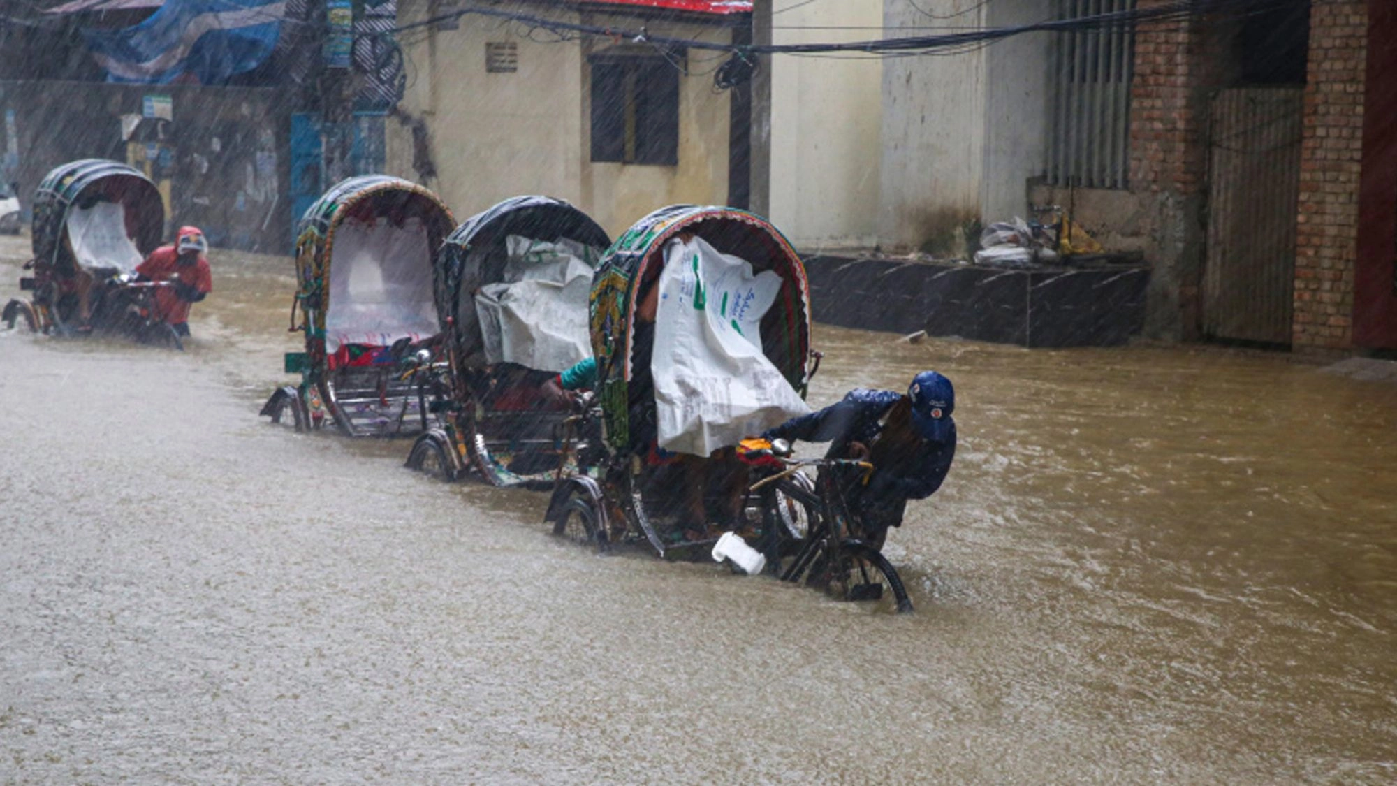 পানির নিচে এশিয়ার বিস্তীর্ণ জনপদ