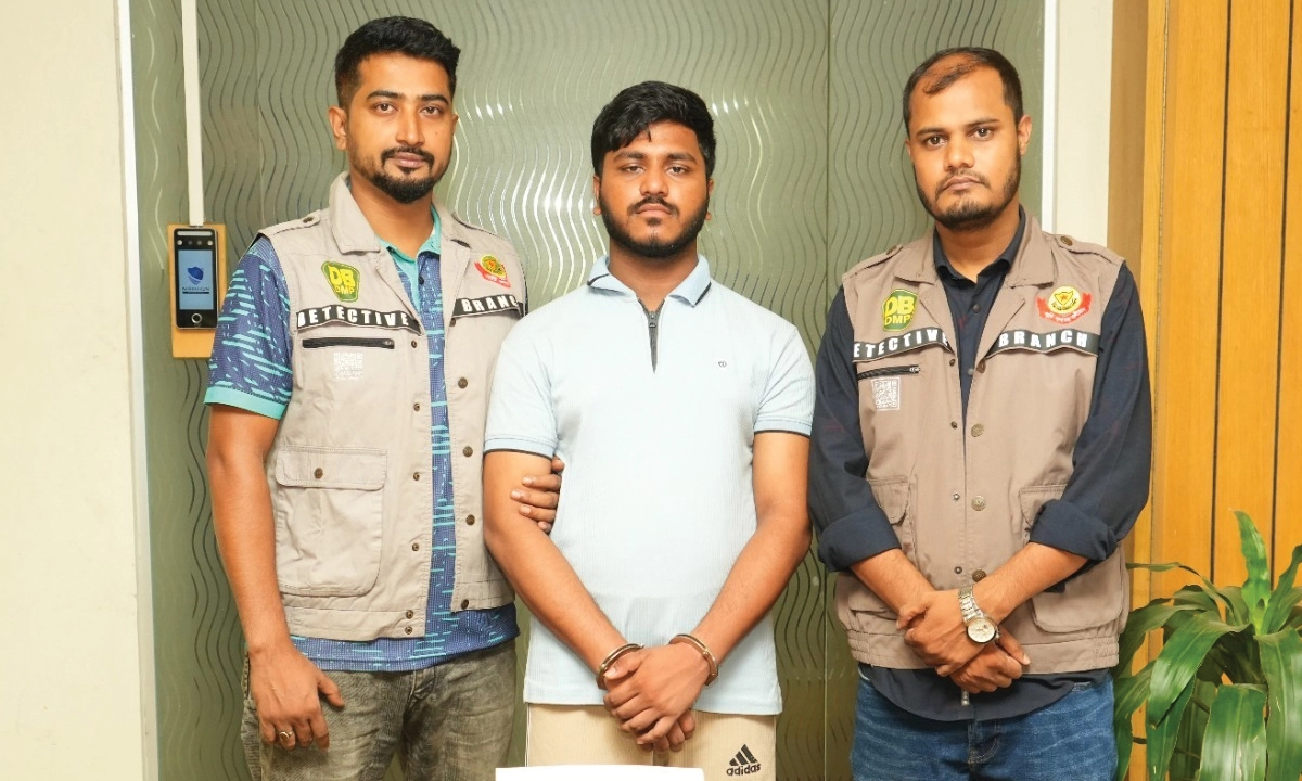 জাহিদ হোসেন গ্রেপ্তার। ছবি : রূপালী বাংলাদেশ
